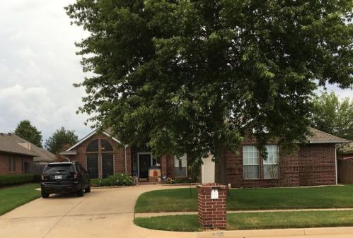 9905 15th Ter, Yukon, OK 73099-7669