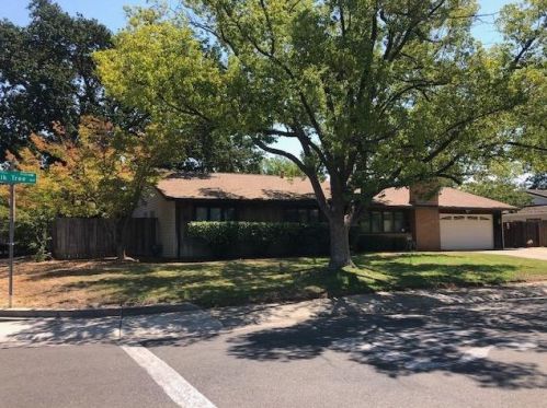 9701 Elk Tree Way, Elk Grove, CA 95624-2615