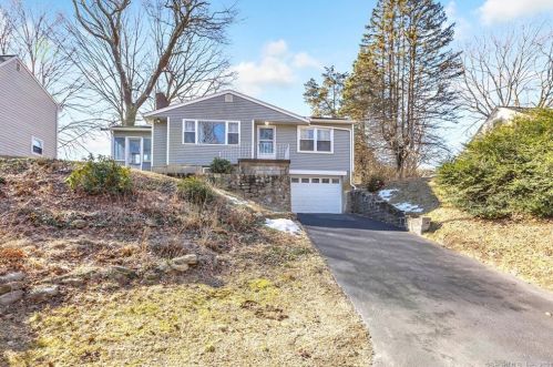 118 Shelton Ave, Huntington, CT 06484-6045