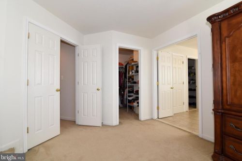 213 Alpine Dr, Leesburg VA 20175-6132 exterior