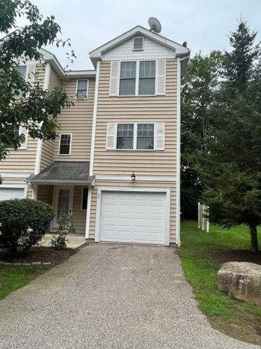49 Forestview Dr, Norwich CT  06360-7523 exterior