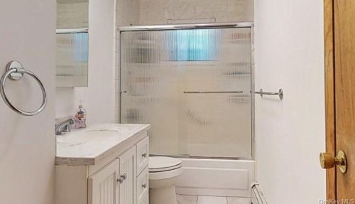 16 James St, Washingtonville NY  10992-1406 exterior