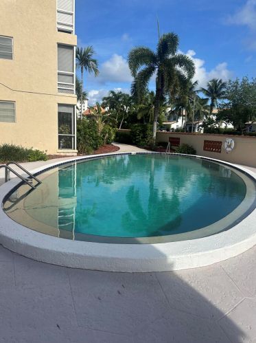 371 8th St, Boca Raton, FL 33432-5746