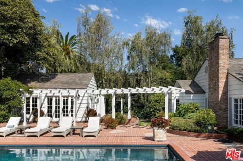 1564 Ramona Ln, Santa Barbara CA  93108-2634 exterior