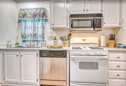 22800 Oat Hill Rd, Middletown CA  95461-9690 exterior