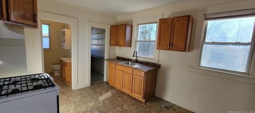 19 Cherry St, Milford CT  06460-3413 exterior