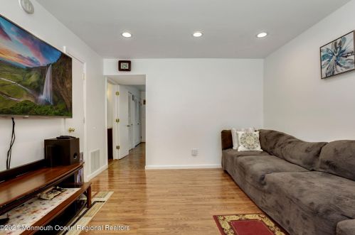 179 Sawmill Rd, Bricktown, NJ 08724-1359