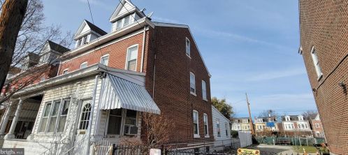 134 Grand St, Trenton, NJ 08611-2418