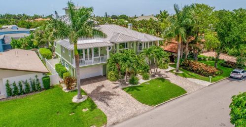 352 1st St, Saint Petersburg, FL 33701-2902
