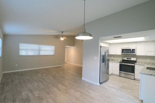 7060 68th St, Pinellas Park FL  33781-3921 exterior