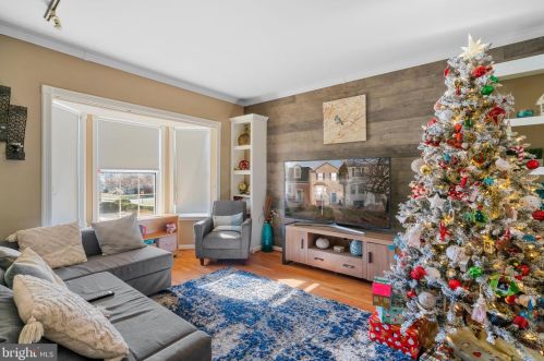 1944 Wicklow Ct, Woodbridge VA  22191-3459 exterior