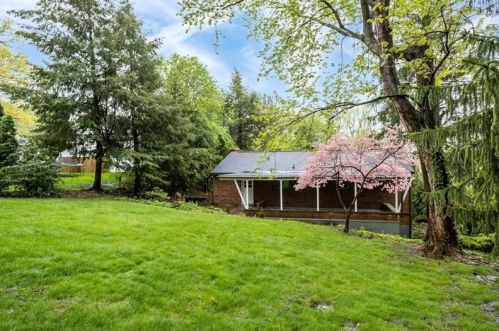 206 Locust Ln, Pittsburgh, PA 15241-1344