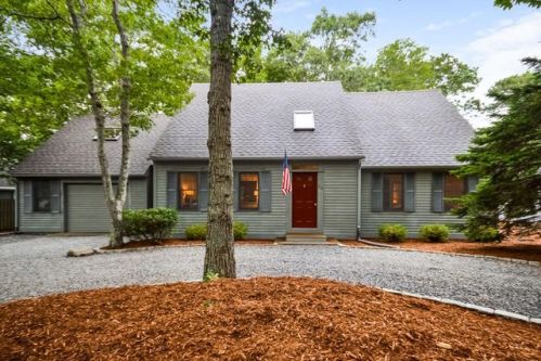 24 Fiddler Crab Ln, Mashpee MA  02649-3883 exterior