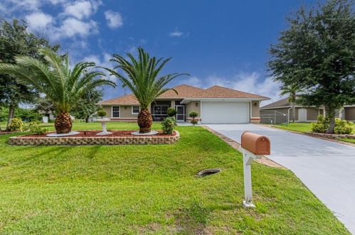 2904 39th St, Lehigh Acres, FL 33976-4505