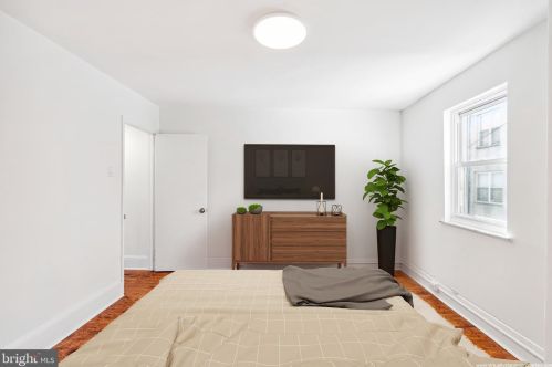 738 Medina St, Philadelphia PA  19147-5727 exterior