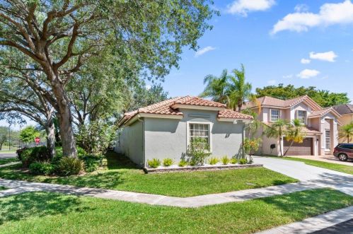 10800 La Salinas Cir, Boca Raton, FL 33428-1235