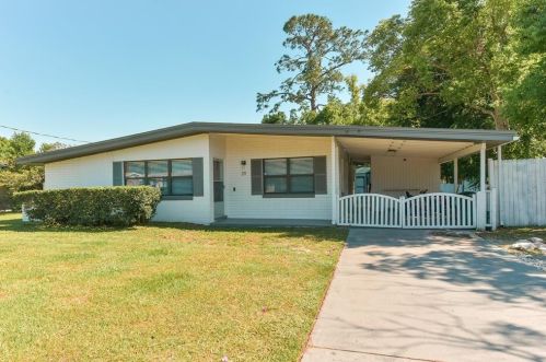 211 Citrus Dr, Sanford, FL 32771-3617