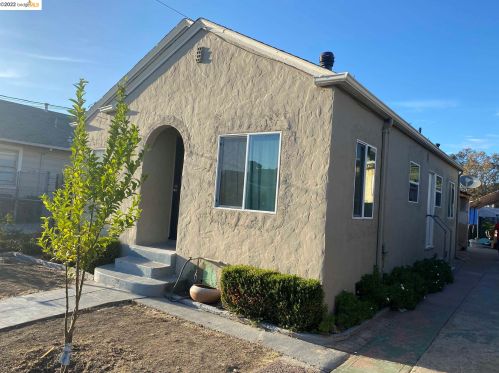 1741 101st Ave, Oakland CA  94603-3301 exterior