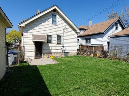 4250 26th St, Milwaukee WI  53221-2284 exterior
