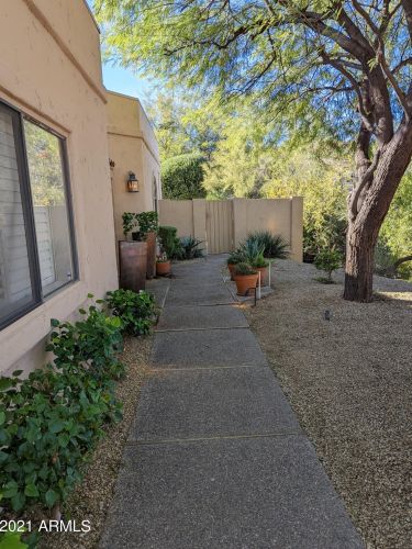 9436 25th St, Phoenix, AZ 85028-4732