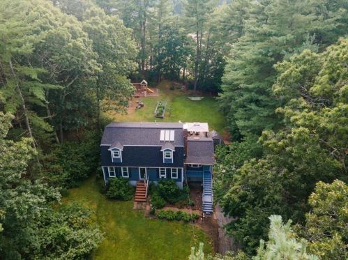 6 Daisy Dr, Norfolk, MA 02056-1438