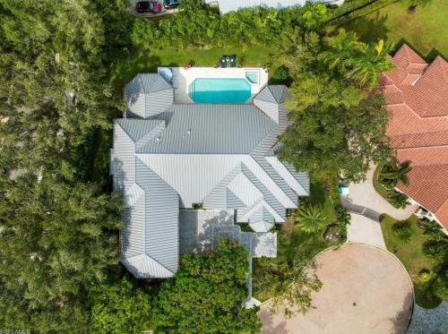 681 Katemore Ln, Naples, FL 34108-7521