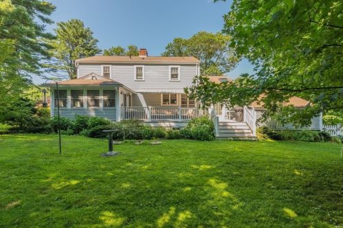 57 Cunningham Dr, Hamilton, MA 01982-1815