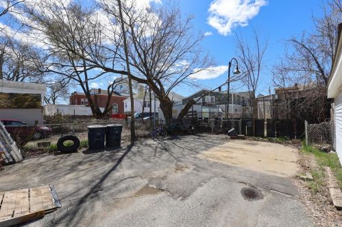 39 Vine St, Nashua NH 03060-3832 exterior