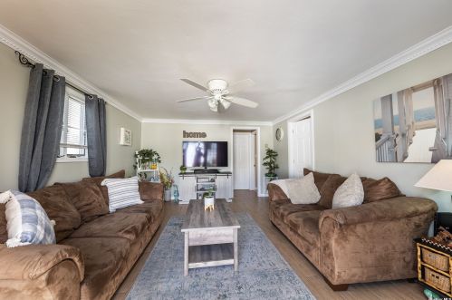 139 Baisley Ave, East Rockaway NY  11518-1823 exterior