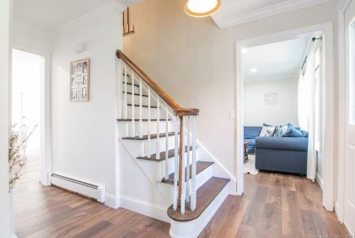 29 Carriage House Dr, Danbury CT  06810-8206 exterior