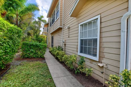 21368 Pagosa Ct, Boca Raton, FL 33486-1417