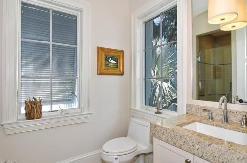 62 6th St, Naples FL  34102-0060 exterior