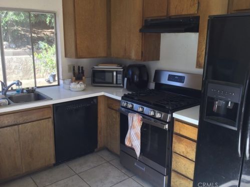 6899 Crest Ave, Riverside, CA 92503-1162
