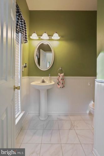 436 Spyglass Hill Dr, Charles Town WV  25414-4053 exterior