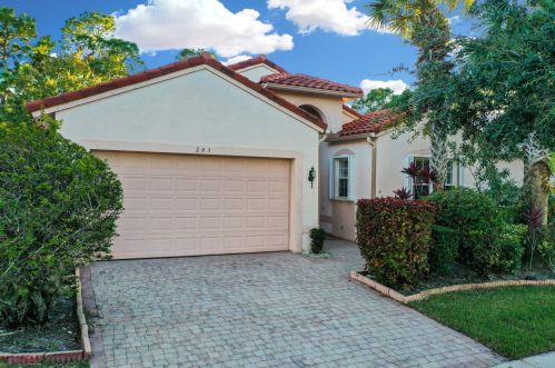 203 Chorale Way, Fort Pierce, FL 34986-2621