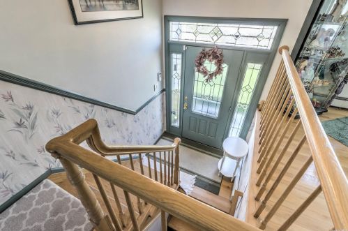 114 Granada Pkwy, North Lindenhurst NY  11757-6013 exterior