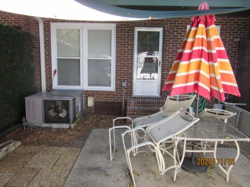 1154 Rosemead Rd, Mount Pleasant SC  29464-3708 exterior