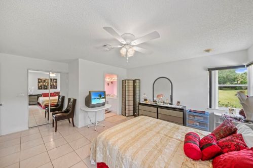 7617 Is Breeze Ter, Boynton Beach FL  33437-5403 exterior