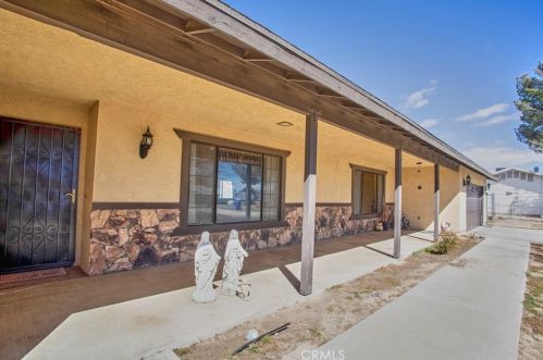15024 Manning St, Victorville, CA 92394-1032