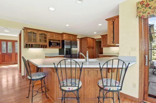 4426 Honeywood Ct, Jackson, WI 53037-9658
