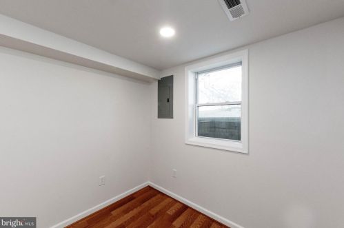 2004 York Dr, Woodbridge VA  22191-2433 exterior