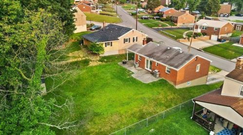 471 Rosewood Dr, Pittsburgh PA  15236-4701 exterior