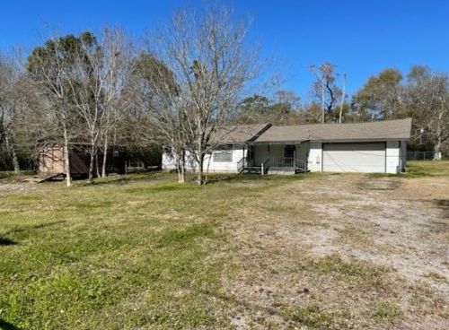 1214 Clear Lake Rd, Highlands, TX 77562-3531