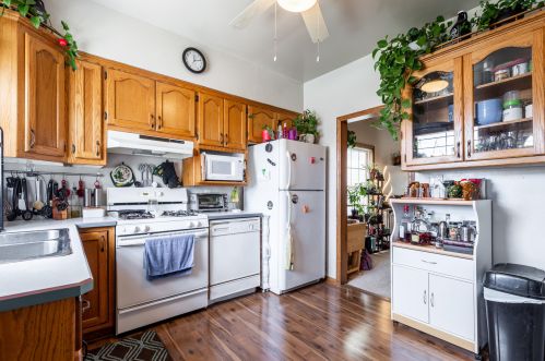 1124 57, Milwaukee WI 53214-3310 exterior