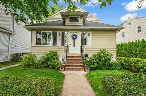 132 Culloden Rd, Stamford, CT 06902-3036