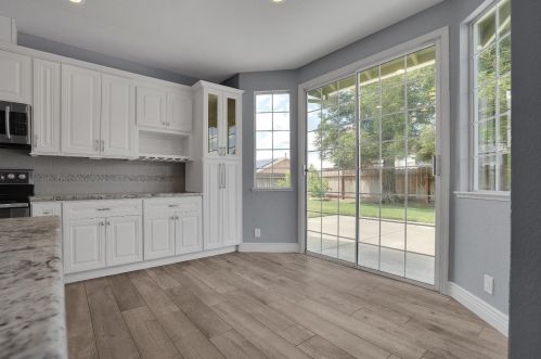 613 Tahoe St, Manteca CA  95337-6860 exterior