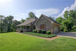 1175 Hutcheson Ln, Clarksville, TN 37040-7006