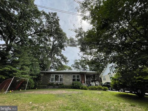 107 Oak Ter, Camden NJ  08109-1933 exterior