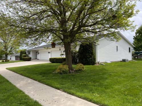 4429 Menasha Ave, Manitowoc, WI 54220-1151