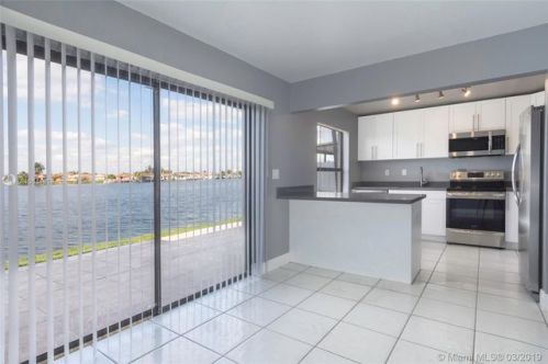 2651 60th Pl, Hialeah FL  33016-6306 exterior